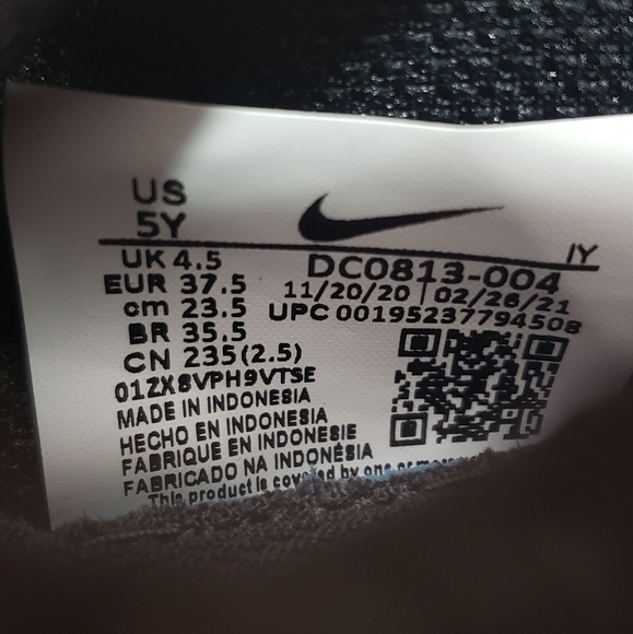 Nike Junior Phantom GT2 Club DC0813-004 Soccer Cleats Black Blue Size 5 Youth - Picture 6 of 6